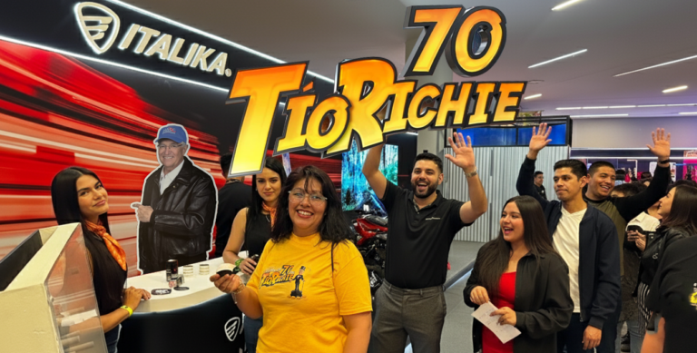 ITALIKA presente en la fiesta de cumpleaños del Tío Richie, con la rifa de dos motos.