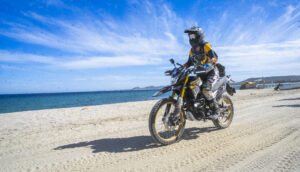 ¿Qué moto elegir entre la scrambler ITALIKA Firebird 300 y la doble propósito ITALIKA DM300?